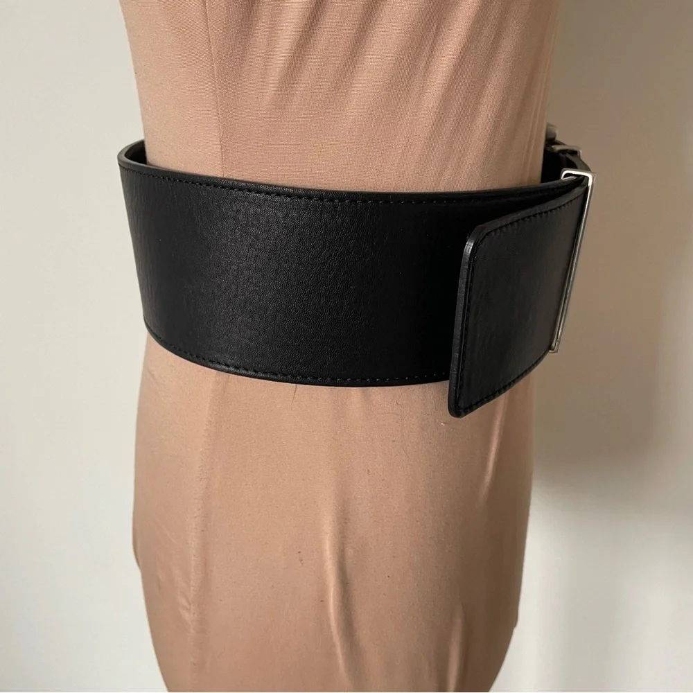 Gianfranco Ferre Black Leather Large Buckle Wide Waist Belt EUC Sz 80 32.5” x 3” - Picture 4 of 7